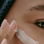 d&eacute;couvrez l'essence de la beaut&eacute; naturelle avec le mouvement 'makeup-free'. apprenez &agrave; embrasser votre peau telle qu'elle est, &agrave; valoriser la confiance en soi et &agrave; adopter des routines de soins simples pour un &eacute;clat authentique.