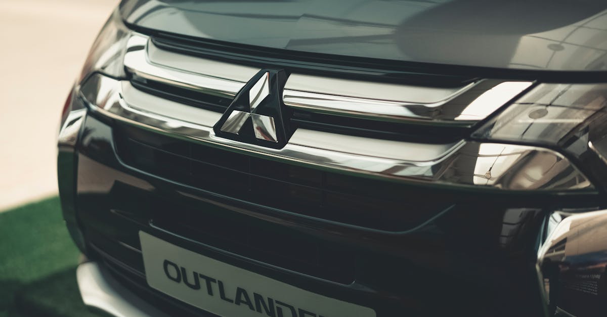 d&eacute;couvrez 'outlander', une saga &eacute;pique m&ecirc;lant romance, aventure et voyages dans le temps. suivez claire randall, une infirmi&egrave;re de la seconde guerre mondiale, alors qu'elle est projet&eacute;e dans l'&eacute;cosse du xviiie si&egrave;cle. plongez dans un monde de passion, de myst&egrave;re et d'histoires captivantes que vous ne voudrez pas manquer.