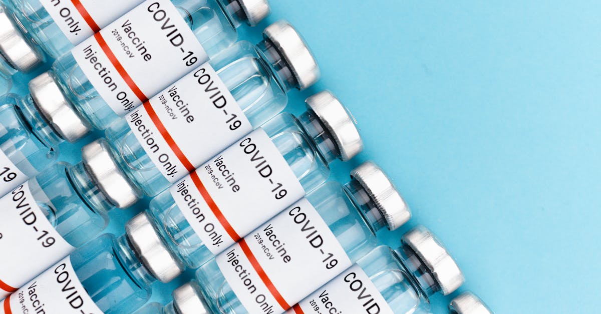 d&eacute;couvrez l'univers captivant de 'the good doctor', une s&eacute;rie qui suit le parcours inspirant d'un jeune chirurgien autiste et savant, dont les comp&eacute;tences exceptionnelles d&eacute;fient les pr&eacute;jug&eacute;s. une exploration &eacute;mouvante de la m&eacute;decine, de l'empathie et de la r&eacute;silience humaine.