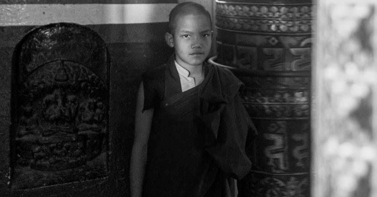 d&eacute;couvrez le kama-sutra, un ancien texte indien c&eacute;l&eacute;br&eacute; pour son exploration de l'amour, de la sexualit&eacute; et des relations humaines. apprenez des positions uniques, des conseils sur l'intimit&eacute; et des enseignements &eacute;clairants pour enrichir votre vie amoureuse.