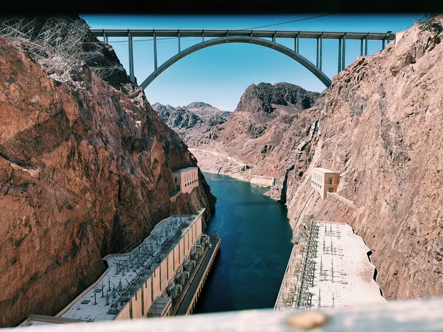 A stunning view of the Hoover Dam and bridge over the Colorado River.